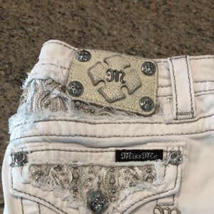 Miss Me Signature Cuffed Capri White Jean size 27